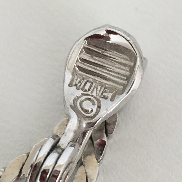 Vintage Signed Monet Shiny Silver Clip On Earrings Chain Loop Drop Earrings - Picture 6 of 11